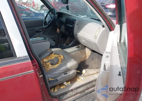 1998 Ford Explorer Eddie Bauer/Limited/Xl/Xlt from USA, damaged, VIN 1FMZU32E5WZA24672